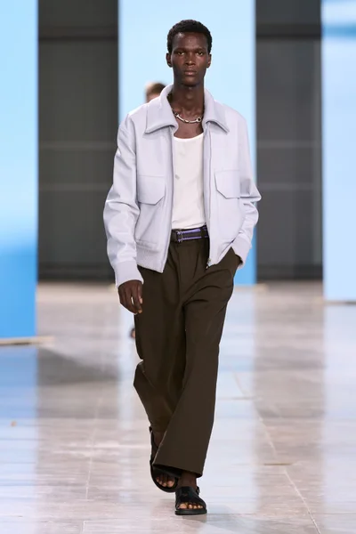 Look 2